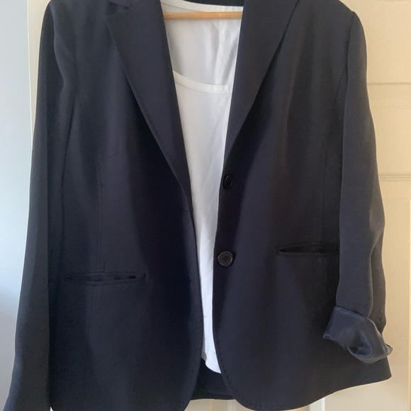 Beautiful classic French navy blazer - Picture 5 of 11